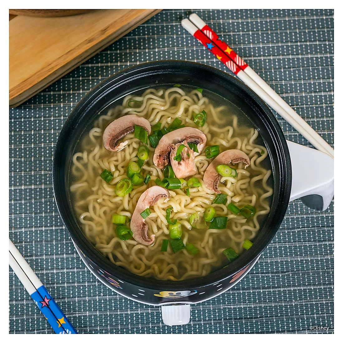 Uncanny Brands Disney Mickey Mouse Hot Pot with Ramen Bowls